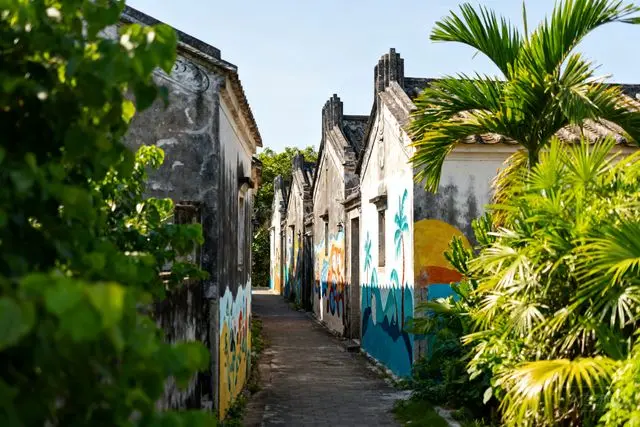 Aldeia de Zhuhai ganha 70 casarões restaurados com murais coloridos