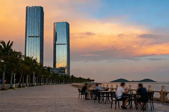Campeões mundiais de xadrez jogam com atletas das Paralimpíadas em Zhuhai