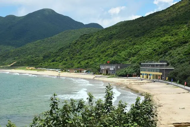Hebao Island, vacation village (荷包岛度假村), appreciated by students, in Zhuhai municipality, Guangdong province, China.