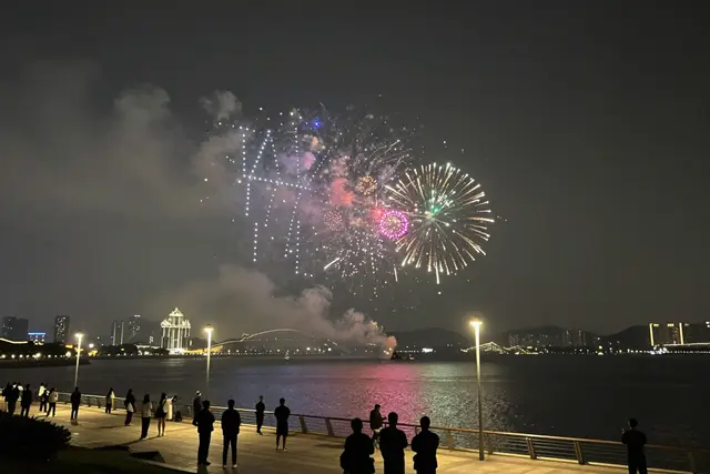 Gratuito em Hengqin: 3.888 drones e fogos de artifício em Macau