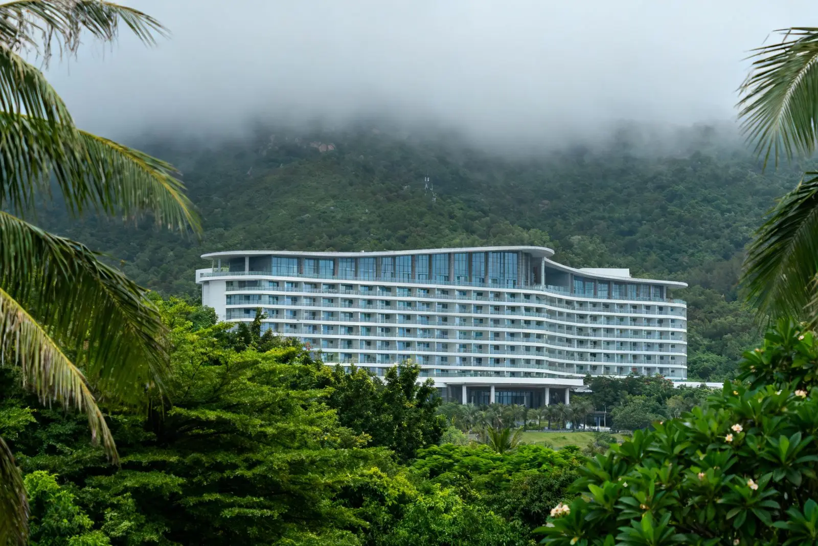Hotel de luxo no Parque Xiangshan conclui estrutura e deve abrir em 2024