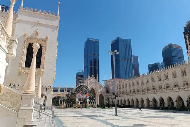 Legend Ponto Plaza (Praça Ponto Legend) (励骏庞都广场)