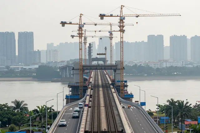 Ponte Jinhai avança em Zhuhai e liga aeroporto ao centro da cidade