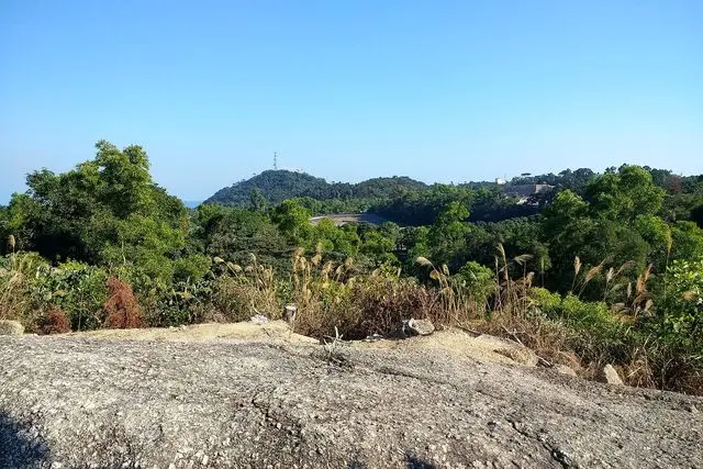 Rua Branca e fortim de Qi'ao (淇澳白石街与古炮台)