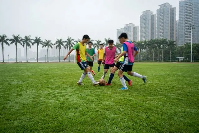 Torneio de futebol reúne estudantes de Guangdong, Hong Kong e Macau em Zhuhai