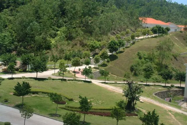 Trilha do Monte Huangyang (黄杨山登山径)