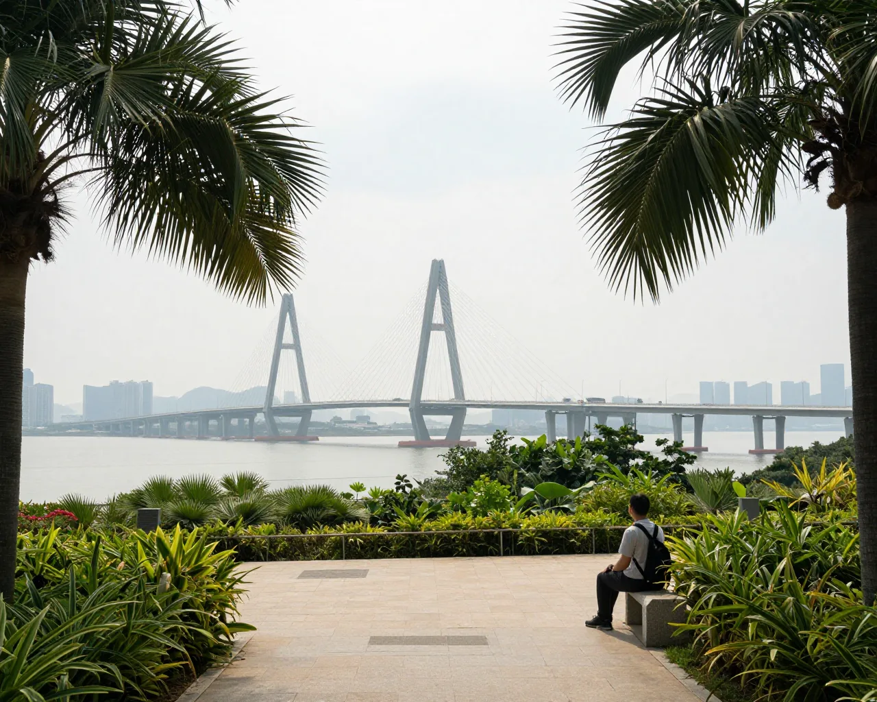 Trilha em Zhuhai oferece vista da Ponte HZMB e lota no Ano Novo Chinês