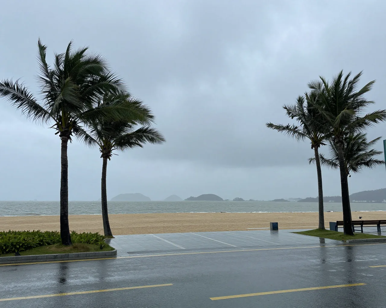 Tufão Tabi fecha praias, metrô e escolas em Zhuhai