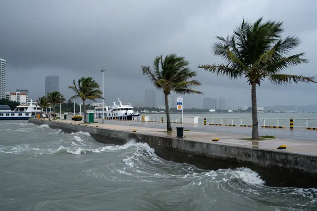Typhoon stops all boat trips in Zhuhai until Friday
