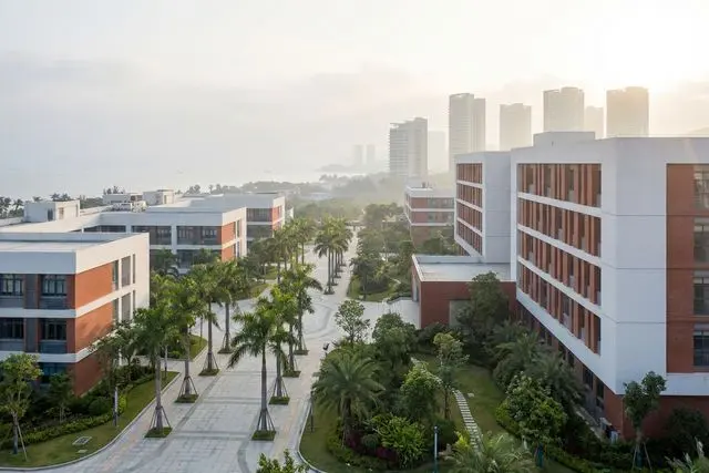 Universidade Normal de Pequim abre escola secundária em Zhuhai com 1 mil vagas