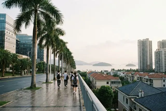Zhuhai aposta em universidades de elite e empregos para atrair estudantes